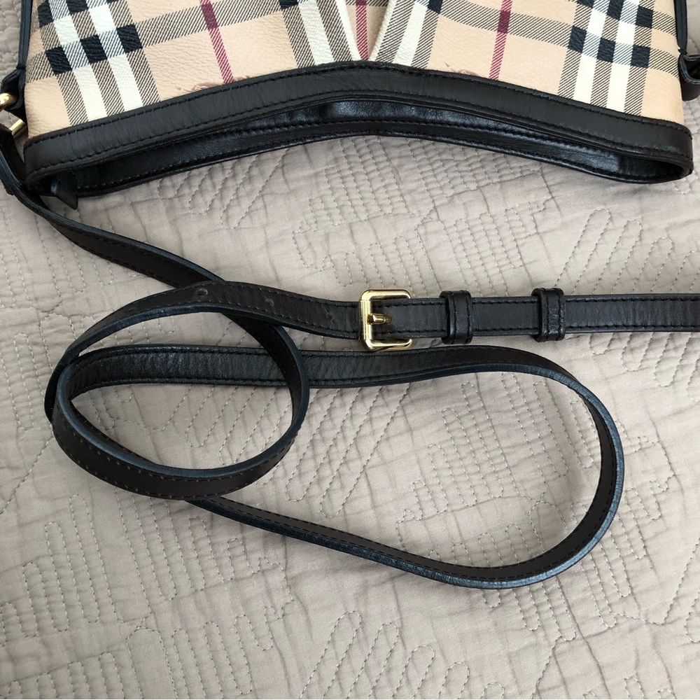 Auth Burberry Check and brown leather crossbody bag - Picture 6 of 17
